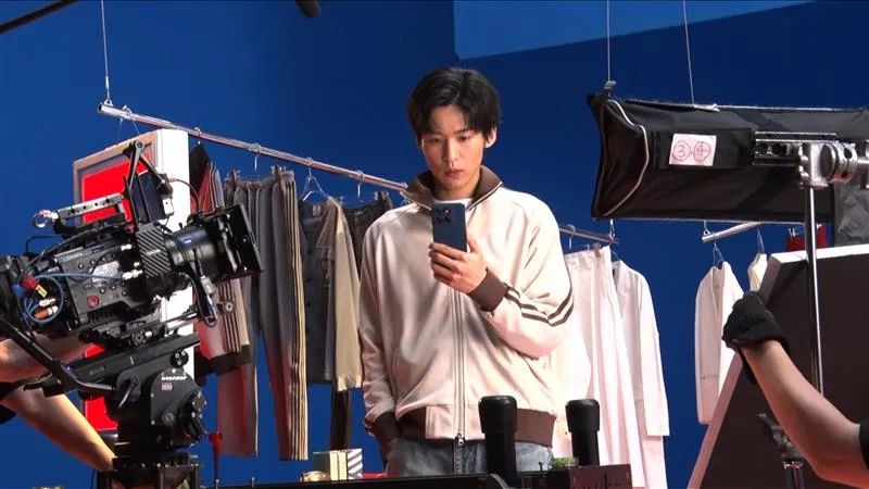 motorola edge 60「パーティーで着る服」編　BEHIND THE SCENES