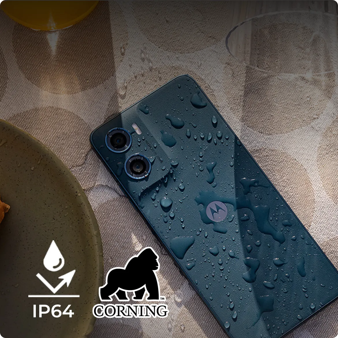 強靱なディスプレイと安心の防水・防塵性能